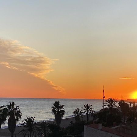 Apartamento Frente Al Mar Canet De Mar Eksteriør billede